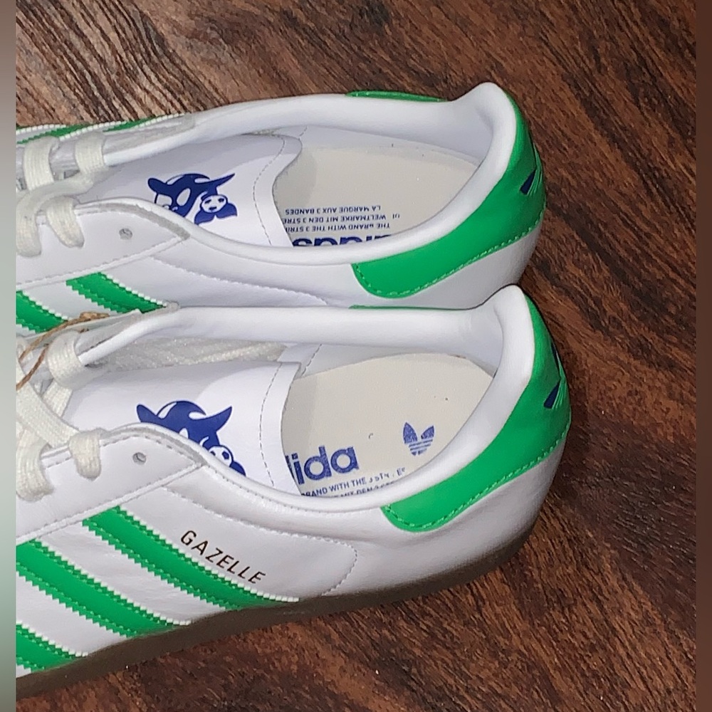 Adidas men size 10.5 - Picture 7 of 16